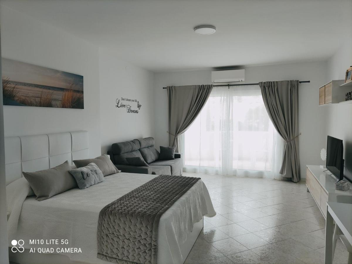 Benalsuite Estudio, Piscina Y Playa En Benalbeach, Benalmádena Eksteriør billede